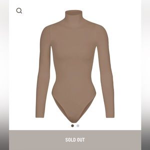 Skims Essential Mockneck Longsleeve